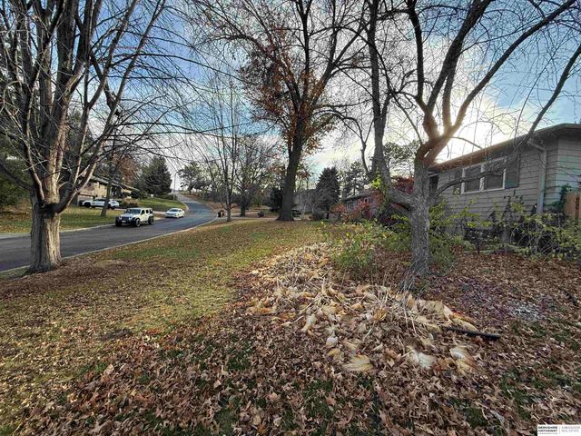 2520 S 98th Avenue, Omaha, NE 68124