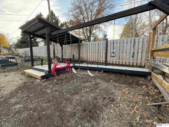 2520 S 98th Avenue, Omaha, NE 68124