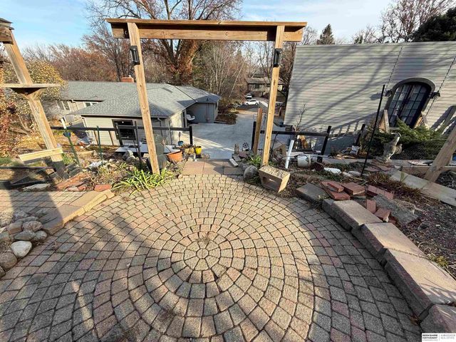 2520 S 98th Avenue, Omaha, NE 68124
