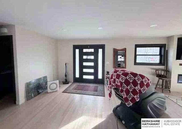 2520 S 98th Avenue, Omaha, NE 68124