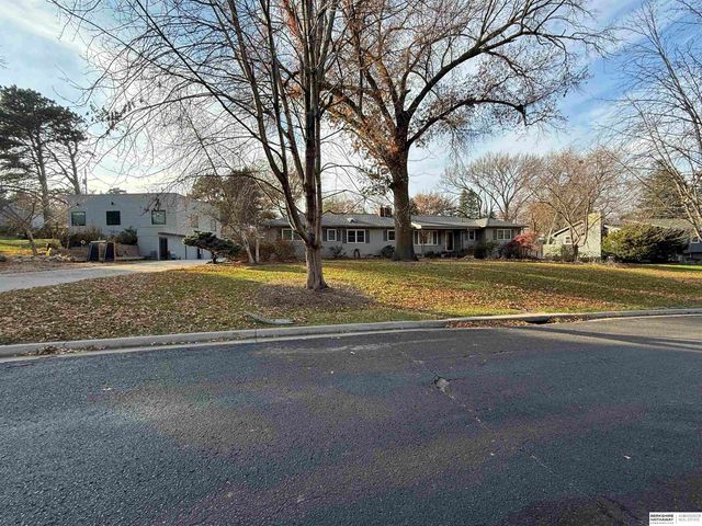 2520 S 98th Avenue, Omaha, NE 68124