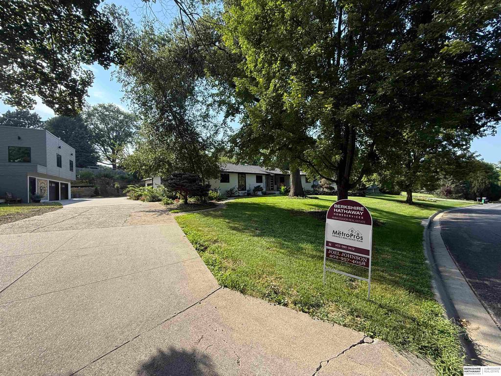 2520 S 98th Avenue, Omaha, NE 68124