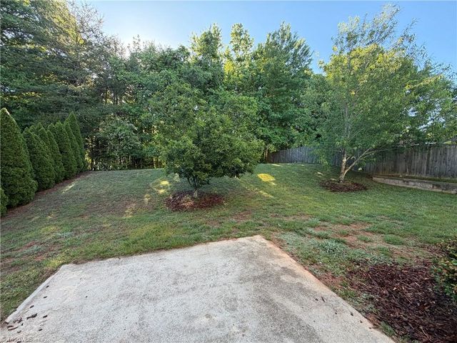 122 Kentland Ridge Drive, Kernersville, NC 27284