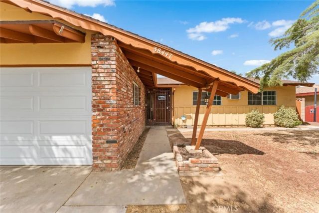 38447 2nd Street East, Palmdale, CA 93550