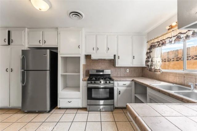 38447 2nd Street East, Palmdale, CA 93550