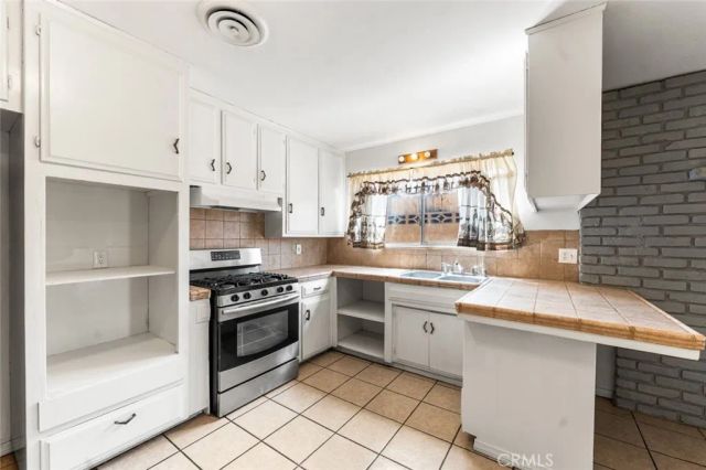 38447 2nd Street East, Palmdale, CA 93550