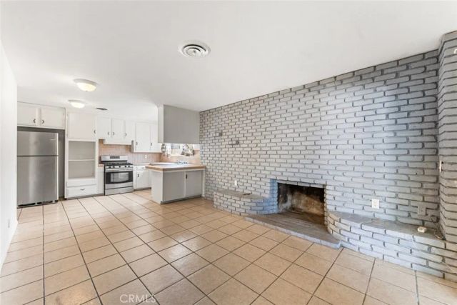 38447 2nd Street East, Palmdale, CA 93550