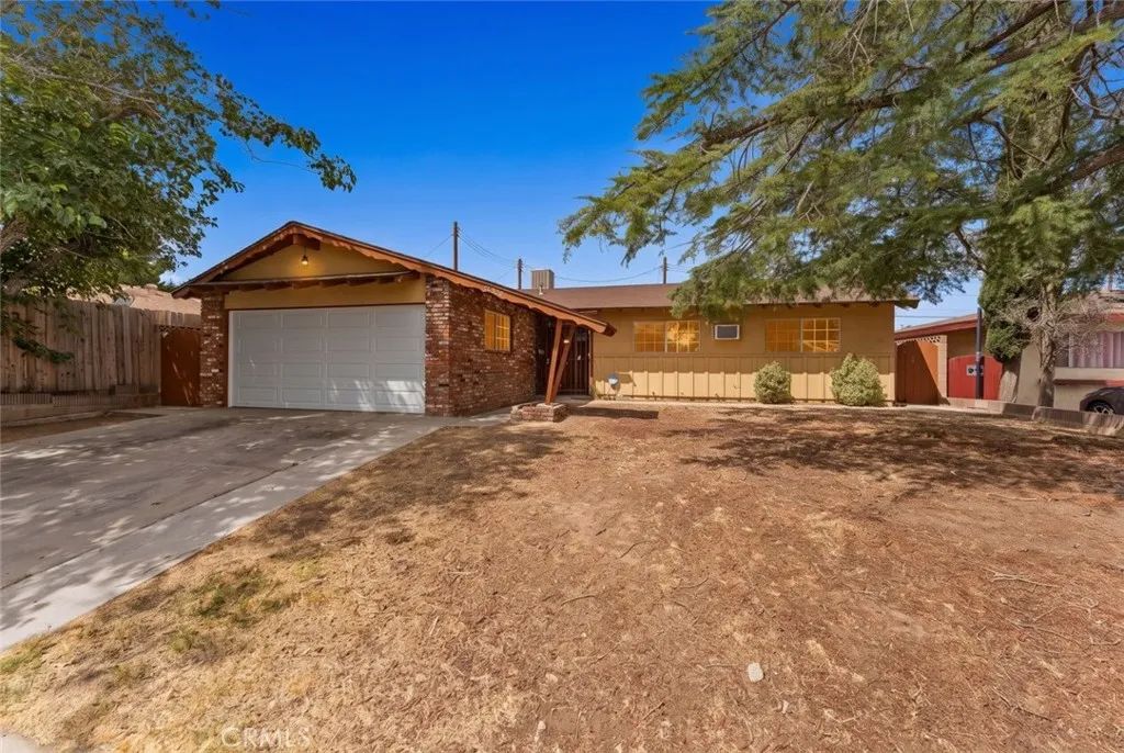 38447 2nd Street East, Palmdale, CA 93550