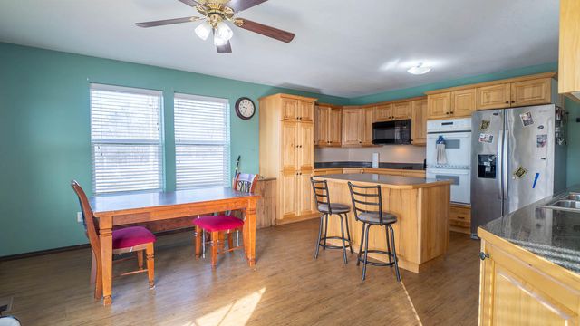 3592 County Road 4910, Willow Springs, MO 65793