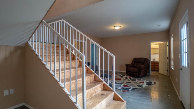 3592 County Road 4910, Willow Springs, MO 65793