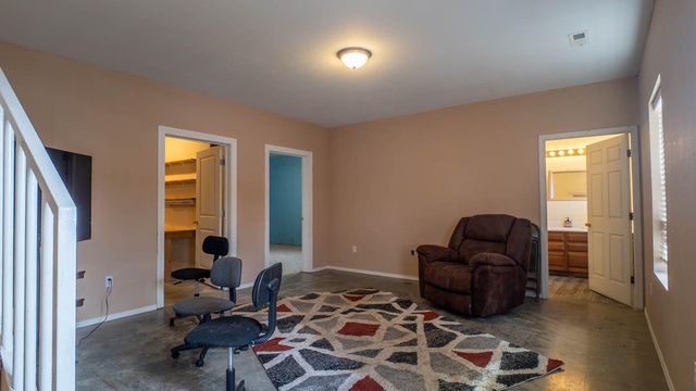 3592 County Road 4910, Willow Springs, MO 65793