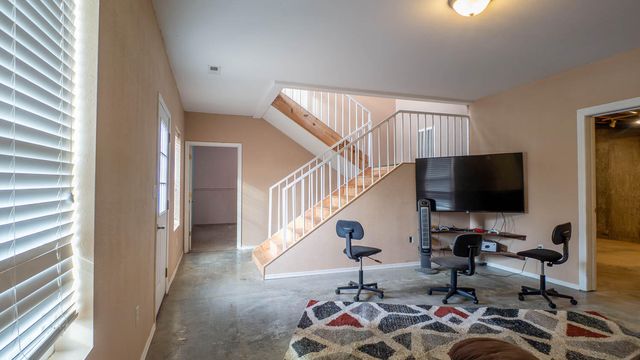 3592 County Road 4910, Willow Springs, MO 65793