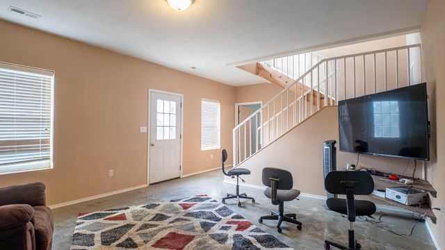 3592 County Road 4910, Willow Springs, MO 65793