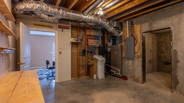 3592 County Road 4910, Willow Springs, MO 65793