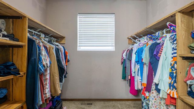 3592 County Road 4910, Willow Springs, MO 65793