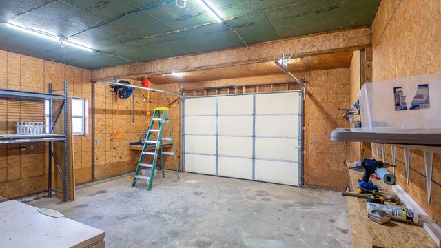 3592 County Road 4910, Willow Springs, MO 65793