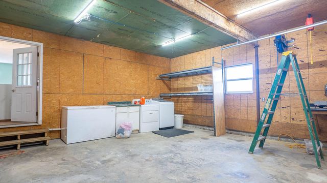 3592 County Road 4910, Willow Springs, MO 65793