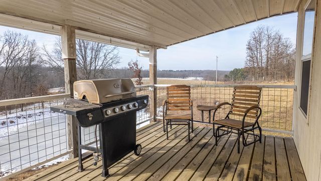 3592 County Road 4910, Willow Springs, MO 65793