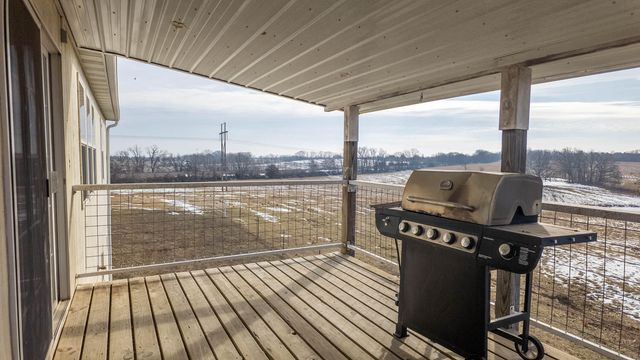 3592 County Road 4910, Willow Springs, MO 65793