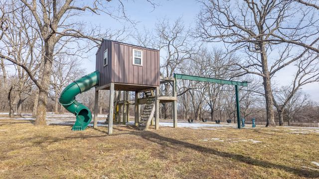 3592 County Road 4910, Willow Springs, MO 65793