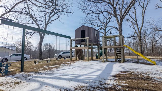 3592 County Road 4910, Willow Springs, MO 65793