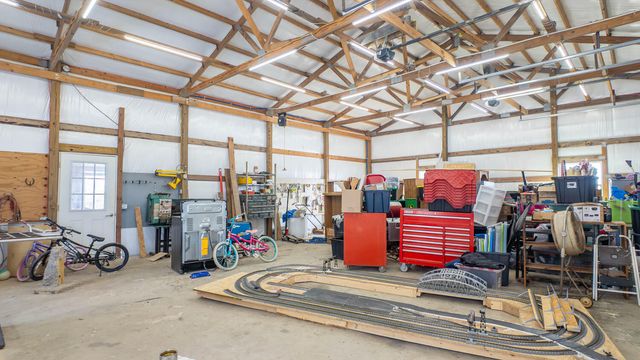 3592 County Road 4910, Willow Springs, MO 65793