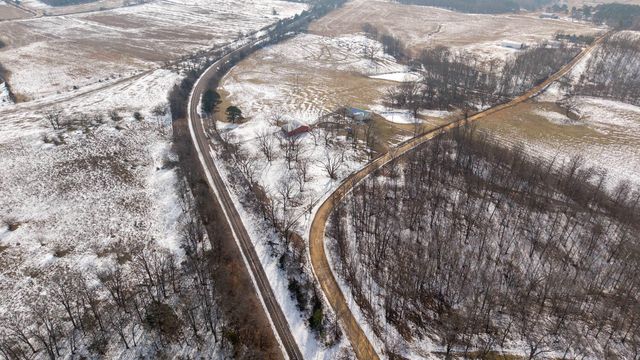 3592 County Road 4910, Willow Springs, MO 65793