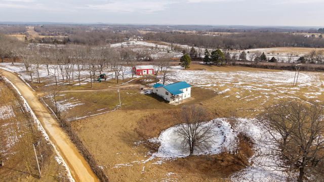3592 County Road 4910, Willow Springs, MO 65793