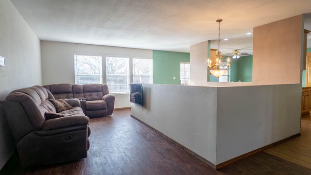 3592 County Road 4910, Willow Springs, MO 65793