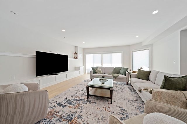 31 Brunswick Rd, Arlington, MA 02476