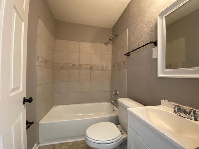 402 JACKLYN AVE, Memphis, TN 38106