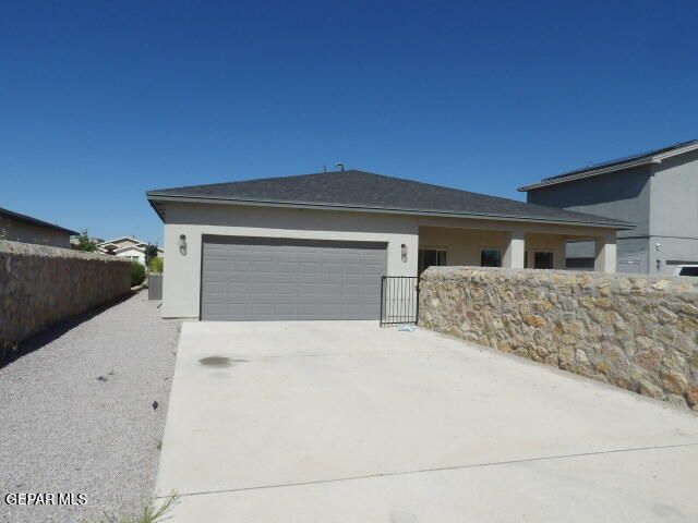 2528 MIKE PRICE Drive, El Paso, TX 79938