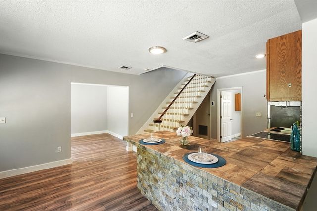 83 Main Road, Montgomery, MA 01085