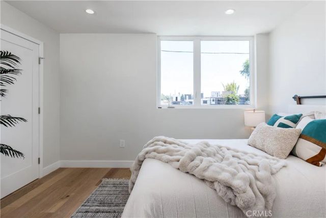 2824 Rowena Avenue B, Los Angeles, CA 90039