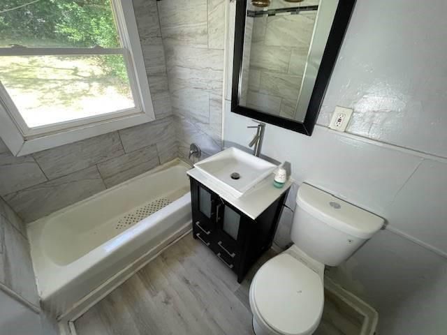 4135 Jackson Avenue, Kansas City, MO 64130