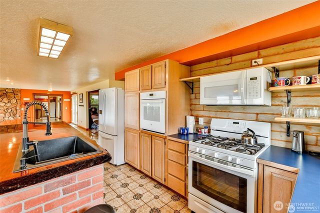 401 Wind Sand Lane W, Grayland, WA 98547