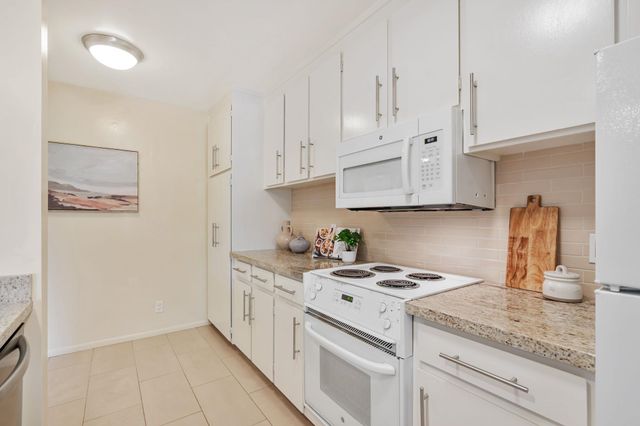 675 Sharon Park Dr 245, Menlo Park, CA 94025