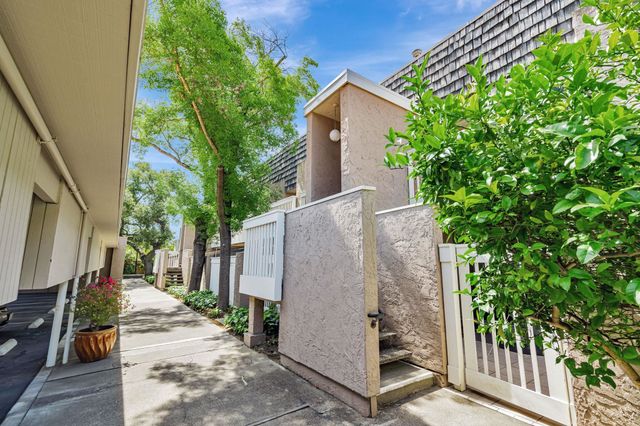 675 Sharon Park Dr 245, Menlo Park, CA 94025