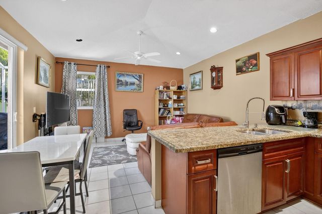 226 NW 75th Way, Plantation, FL 33317