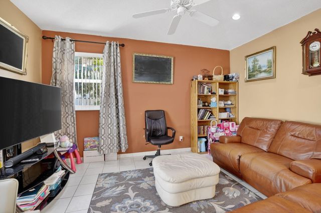 226 NW 75th Way, Plantation, FL 33317