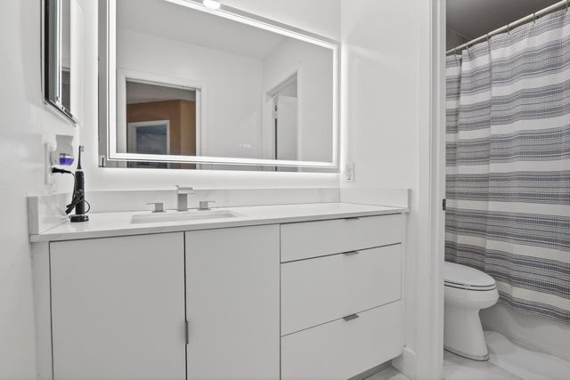 226 NW 75th Way, Plantation, FL 33317