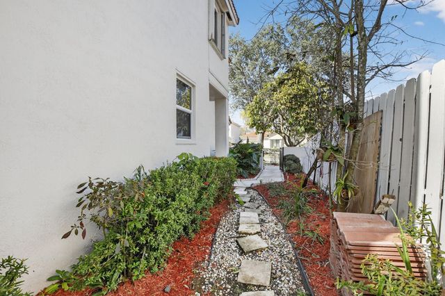 226 NW 75th Way, Plantation, FL 33317