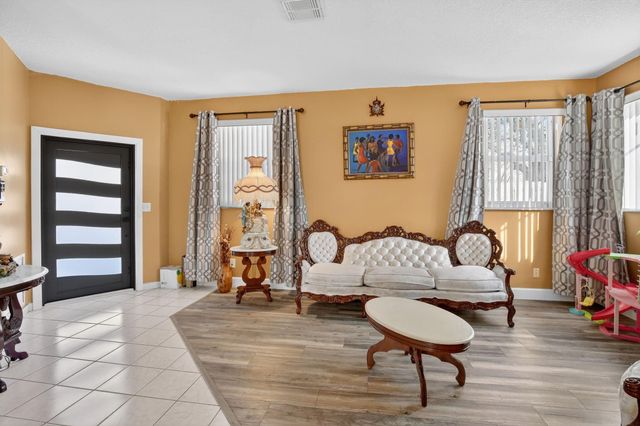 226 NW 75th Way, Plantation, FL 33317