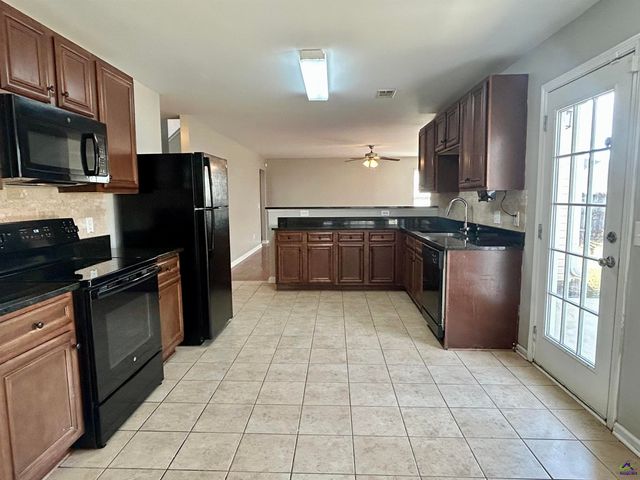 107 Rodney Drive, Warner Robins, GA 31088