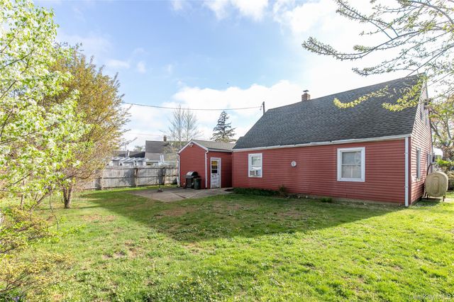 5 Crabtree Lane, Levittown, NY 11756