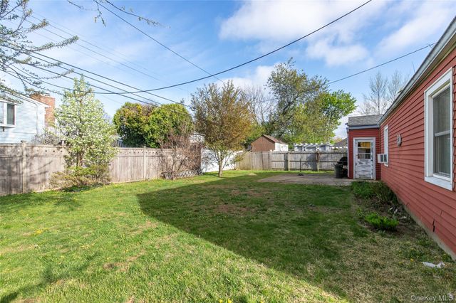 5 Crabtree Lane, Levittown, NY 11756