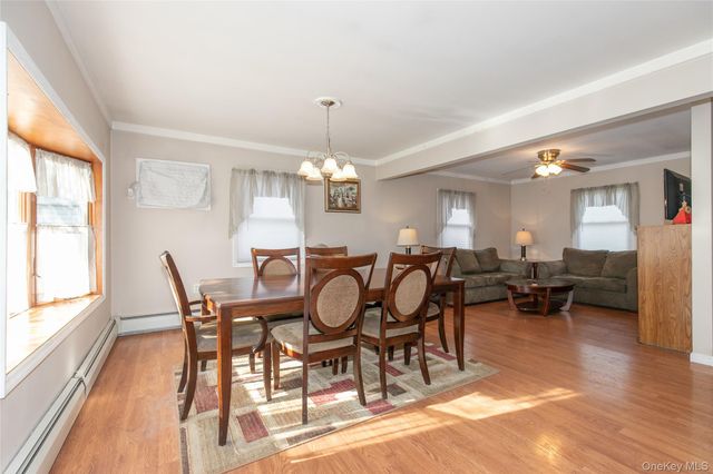 5 Crabtree Lane, Levittown, NY 11756