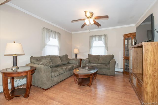 5 Crabtree Lane, Levittown, NY 11756