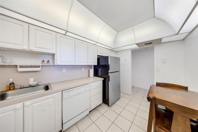19370 Collins Avenue 502, Sunny Isles Beach, FL 33160