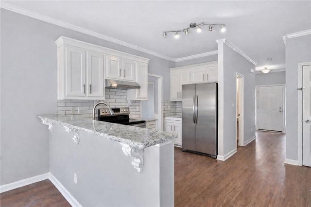 680 SOMERSET VALE Drive, Lawrenceville, GA 30044